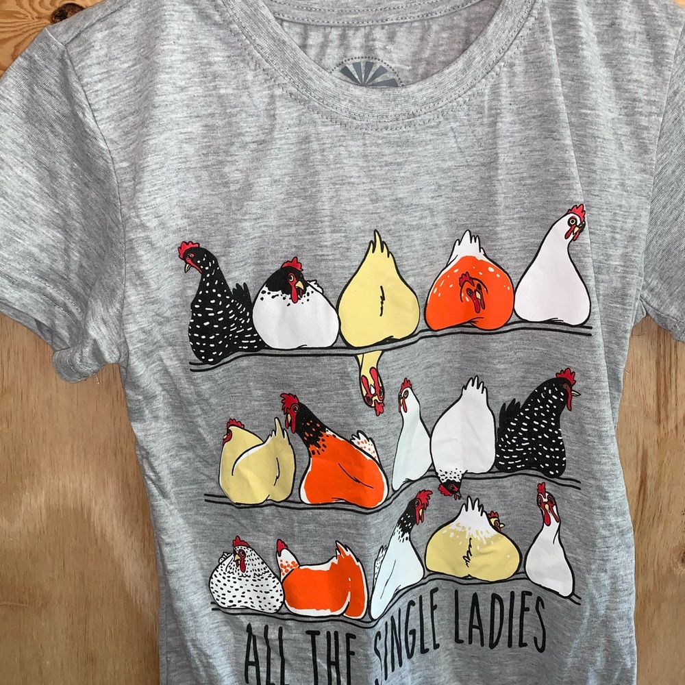 Lost Creek Outfitters “All the single ladies” chicken graphic tee shirt size S - Picture 2 of 3